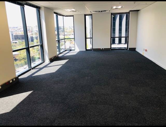75M² SERVICED OFFICE TO LET IN VORNA VALLEY